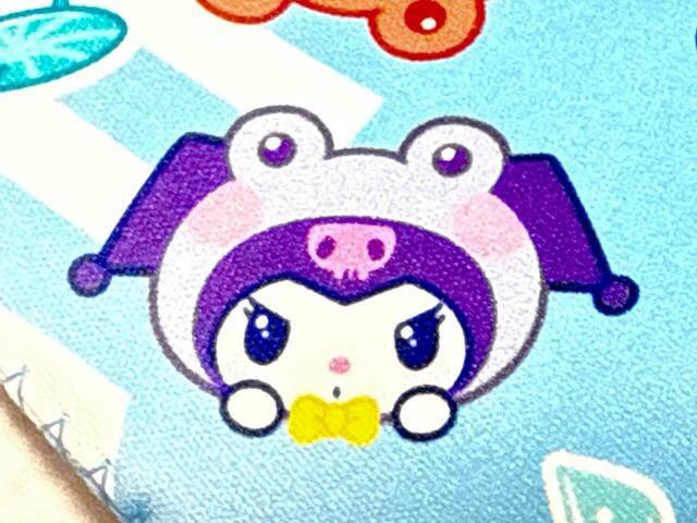 クロミはパープルのカエルに。お澄ましした表情がかわいい♪