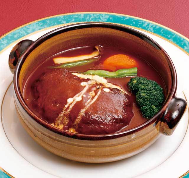 レストラン 山惣（東京／熊野前） 煮込みハンバーグ 1026円 こちらも人気の、黒毛和牛のA5ランクの肉を使用したハンバーグ。