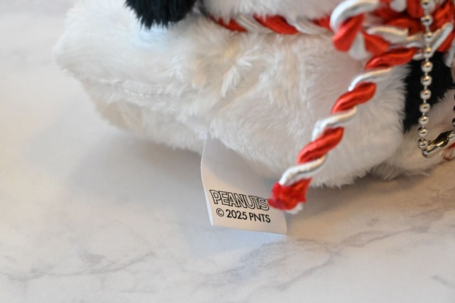 【『SNOOPY'S BROTHER OLAF 鏡餅オラフのぬいぐるみチャーム BOOK』（宝島社）】タグ（表面）