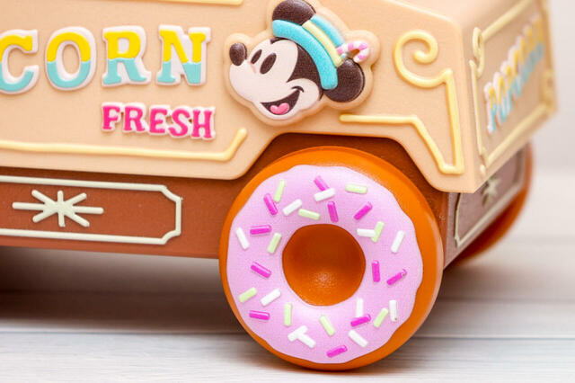 ポップコーン、バケット付き 2800円｜車輪がドーナツ