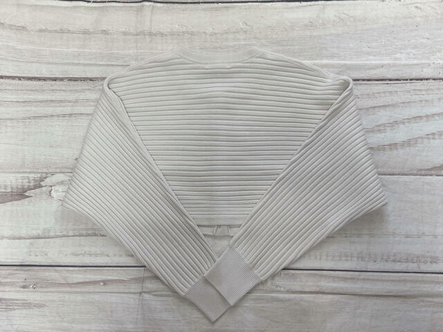 カーディガンのバックスタイル