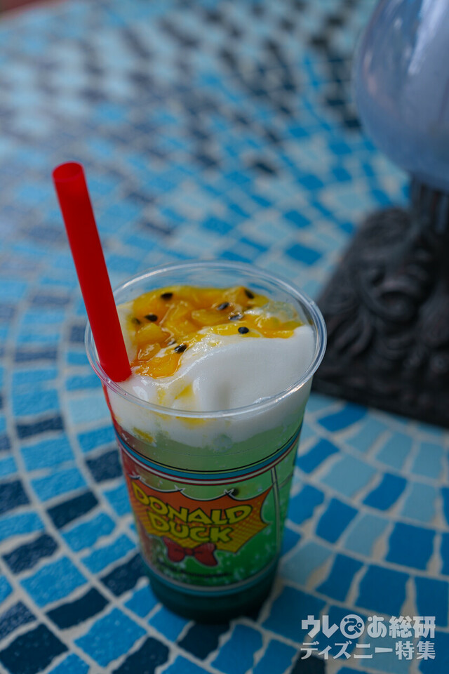 プラザパビリオン・レストラン「スパークリングゼリードリンク（トロピカルフルーツ＆オレンジ）、スーベニアコースター付き」