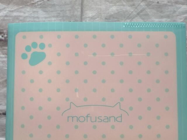 ピンク×エメラルドグリーンのドット柄がかわいい♪