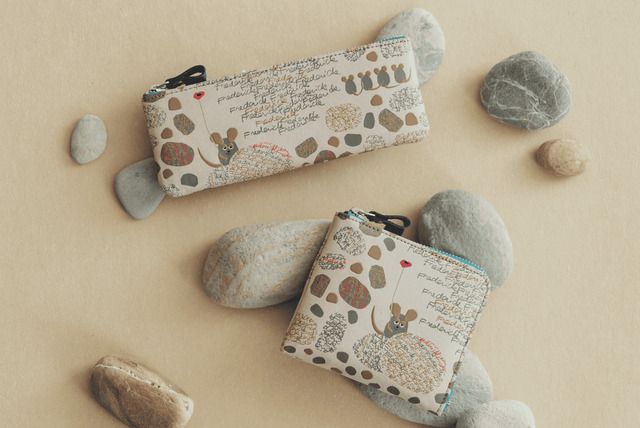 【印傳屋×フレデリック】作品への敬意を、幾重にも重ねた伝統技法に込め、フレデリックや仲間たちの姿を鹿革に緻密に再現