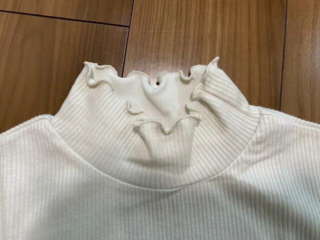 【しまむら　ワンピース+プルオーバーセット】大きめトップスから首元を覗かせても良さそう