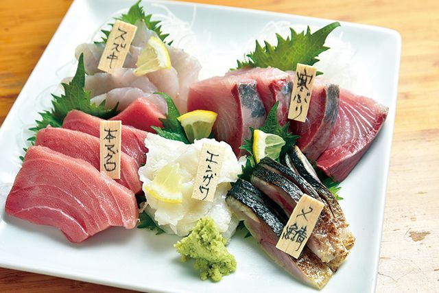 【魚】炭火焼・炉端焼がうまい店／【三田】三田魚介センター　お刺身5点盛り 1058円