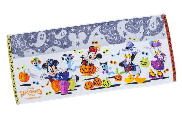 フェイスタオル 1,400円｜縦約34×横約80cm｜東京ディズニーリゾート「ディズニー・ハロウィーン」2019 スペシャルグッズ｜販売店舗：東京ディズニーランド「グランドエンポーリアム」