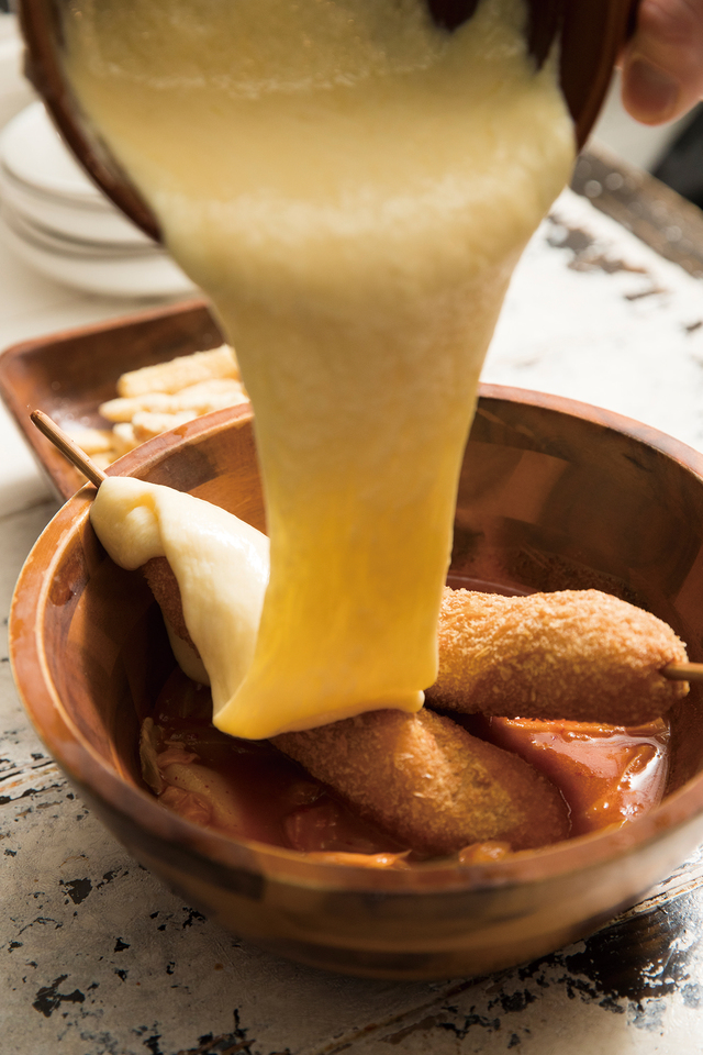 チーズフォンデュドッグ  980円（2人前から）｜GOGOタッカルビチーズマニマニ