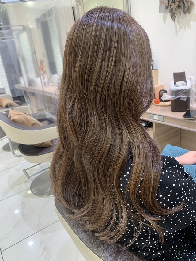 ロングヘアは巻いた方がボリュームが出るのでおすすめ