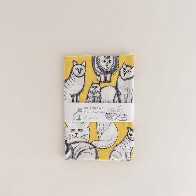 【リサ・ラーソン】「捺染てぬぐい（Found Cats Series）」￥2,200／カラーは紫と黄色の全2色