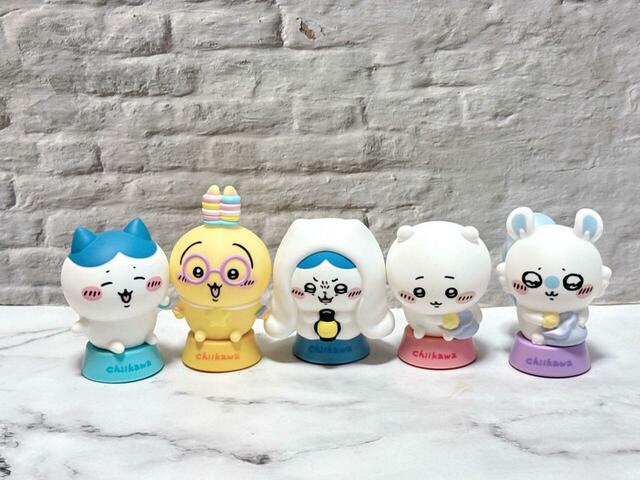 【ちいかわ キャライト】ゲットした5体を並べてみました。かわいすぎる〜！