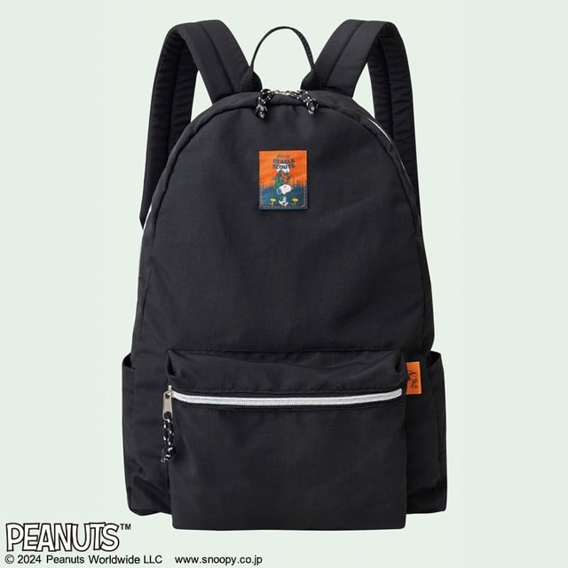 素材は薄手で超軽量ながらも、しっかりとした強度があります。