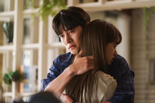 『僕を溶かしてくれ』U-NEXTにて独占配信中 