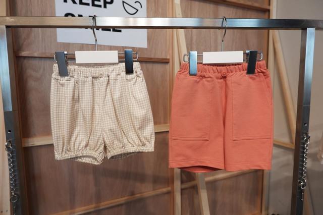 エアリズムコットンバルーンショーツ￥990 、イージーショートパンツ￥990 