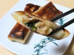 【味の素 ラクっと揚げ焼き パリッと皮の中華春巻 900g(20個) 1088円】タケノコやキャベツ、豚肉などの具がぎっしり