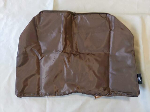 両サイドを広げて、ひっくりかえすだけ『大人のおしゃれ手帖』2023年7月号「付録：大人のmiffy（ミッフィー）保冷バッグ」価格：1280円（税込）