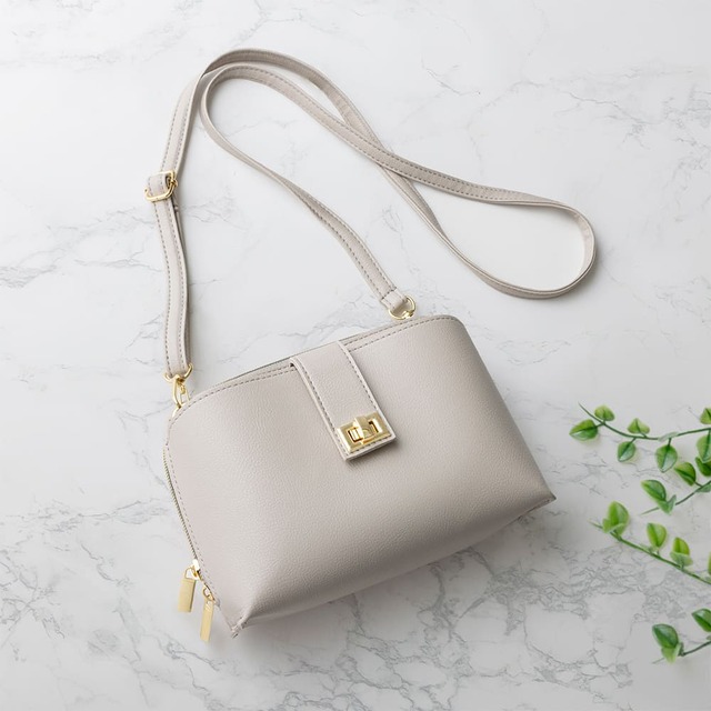 【NATURAL BEAUTY BASIC】『NATURAL BEAUTY BASIC ターンロック3層ショルダーバッグBOOK』