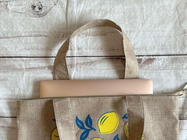 【カルディ　レモンバッグ】13インチのノートPCもすっぽり収まる大きさです