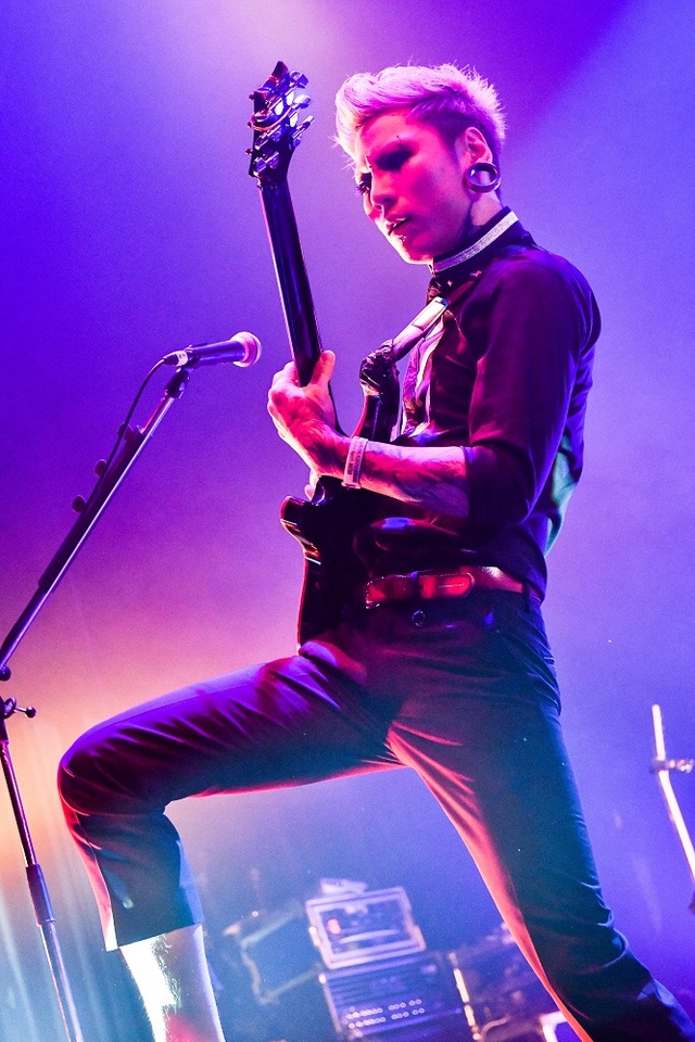 RAZOR (PHOTO BY 土屋良太)