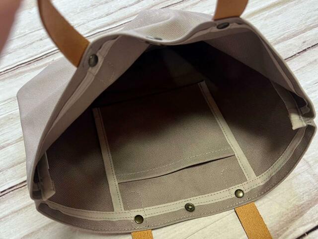 【紀ノ国屋】内側にはポケットがひとつ