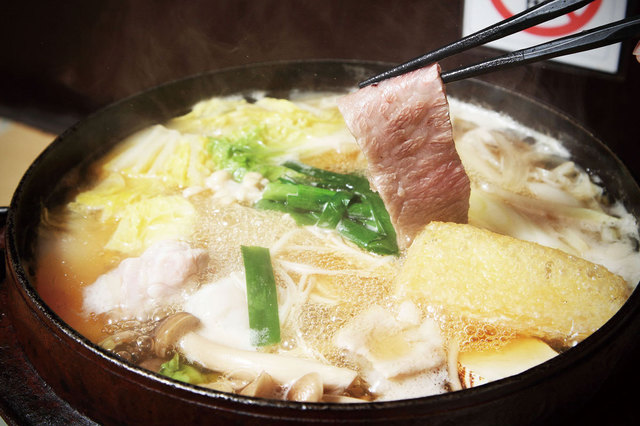 【三宮】あごだし 和牛すき鍋 かのう屋　ミックスすき鍋　 1人前2160円