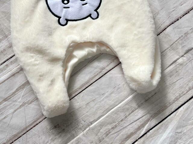 持ち手は約38cm。肩がけはできないので、腕にかけて持つタイプ