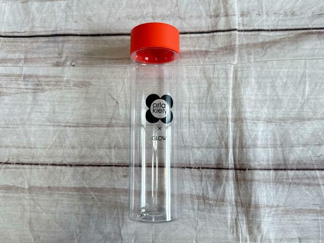 クリア素材が涼しげなボトル