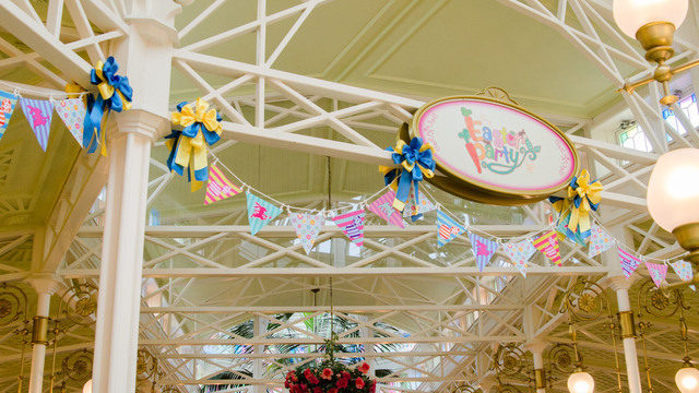 2016年「ディズニー・イースター」デコレーション｜東京ディズニーランド「クリスタルパレス・レストラン」