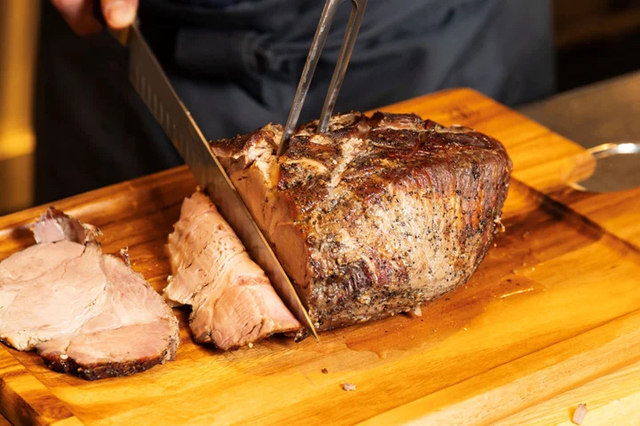 「ローストポーク」＜期間：2024年12月26日～2025年1月6日＞【角川食堂に当日使えるビュッフェクーポン入り「福袋」登場！甘酒やお菓子の振る舞いもある「年越し・お正月フェア」開催♪】