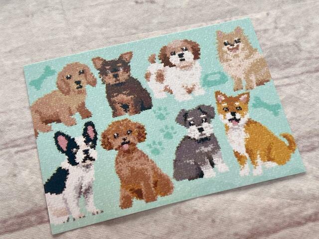 フェイラーの「MY CUTE PUPPY（マイキュートパピー）」。犬好きは見逃せない、愛犬コンテストを描いた柄。ぜひうちの子に似てる子を見つけてみてくださいね♪