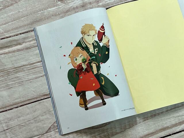 ステッカーの次のページには、表紙のオリジナル描きおろしビジュアルがピンナップとしてついてきます！