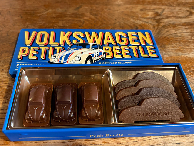 【モロゾフ×ビートル　プチビートル（コバルトブルー）】ビートル型のプレーンチョコレートが7個入った人気シリーズ