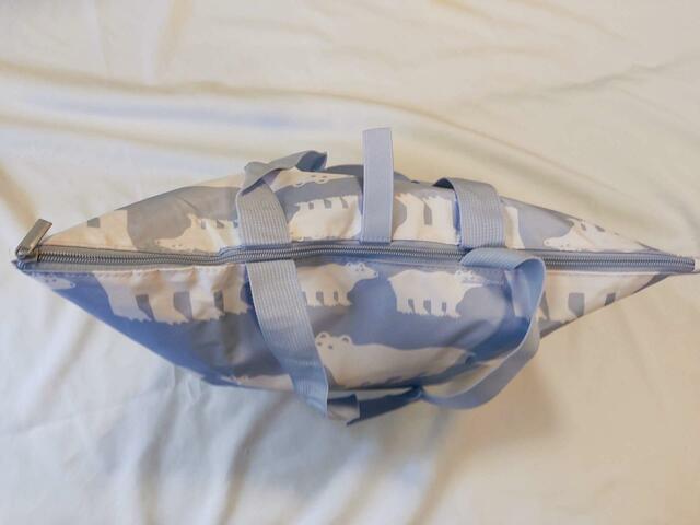 『素敵なあの人』7月号付録「ベングト&ロッタの大容量バッグ」チャック式で、持ち運び時に落下の心配もなし