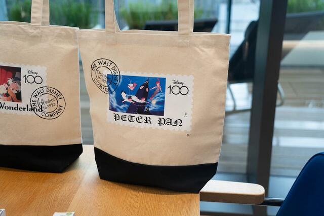 トートバッグ｜3,300円｜銀座 伊東屋「ディズニー100周年」グッズ