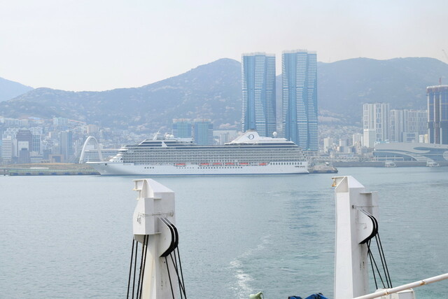 【大阪↔釜山 クルーズ体験記】デッキから釜山港を振り返る