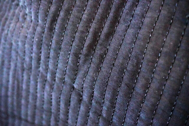 トレンドのキルティングステッチ生地を使用