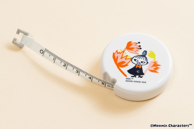 【ムーミン「リトルミイフェア」シリーズ】「ラウンドメジャー」770円/1.5mまで測れるラウンド型のメジャー