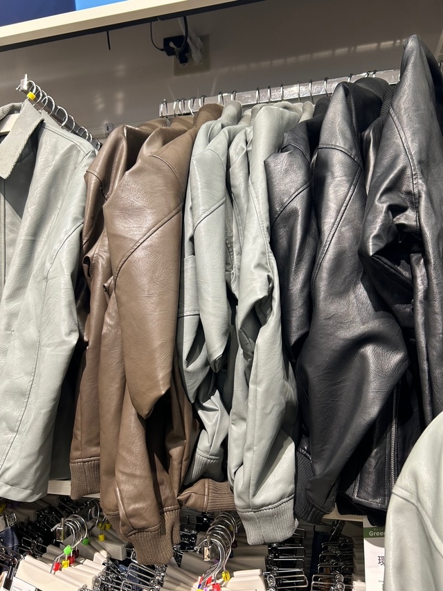 ワークマン　ワークマン　シンセティックレザーリブブルゾン　カラーは部゛ラック、グレー、ブラウン