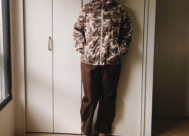 【前開きリップヤッケ ズボンSTRONG(ストロング)】色みを合わせたカーキコーデ