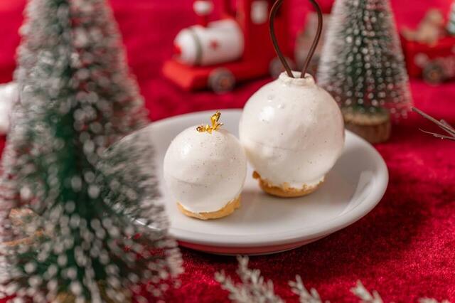 「クリスマス・スイーツビュッフェ【Very Berry X’mas!】~いちごが彩るクリスマス~」<期間:2025年11月1日~12月31日>【【神戸北野ホテル】いちごのデコレーションがキュートな「クリスマス・スイーツビュッフェ」を開催!超巨大「いちごのミル・ミル・サントノーレ」も登場!】