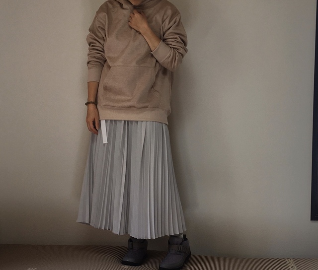 【ワークマン ZERODRY(ゼロドライ)マシュマロフリースパーカー】スカートとの相性〇