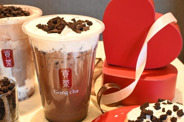 「サクほろっ!クッキー&クリーム ショコラ ミルクティー(ICED)Mサイズ」