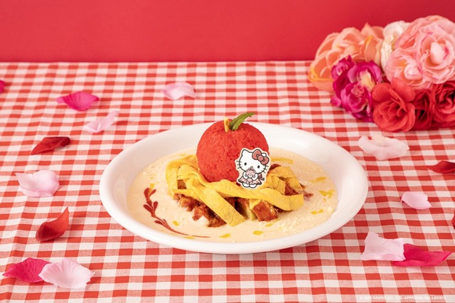 「Apple Cream Rice」＜価格：税込1,690円＞【キティちゃんと可愛さ溢れるカフェでお祝い♪「ハローキティ50周年記念カフェ」が東京・大阪・愛知にオープン！】