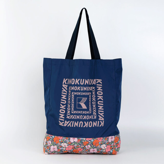 【紀ノ国屋 リバティプリント エコバッグ（全3柄）】素材はポリエステルとコットンで、軽やかな使い心地が◎！