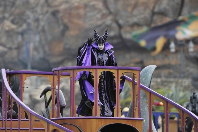 「ザ・ヴィランズ・ワールド」 水上 マレフィセント