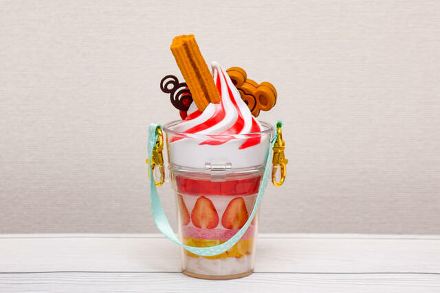 カラフルチョコレート、ミニスナックケース付き ¥1,300|リアルなミニパフェ