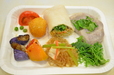 三來素食館のベジタリアンランチ。色鮮やかで、食感もさまざま 