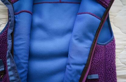 パタゴニアのクラシックレトロXベスト。毎年「色違いを買い足したく