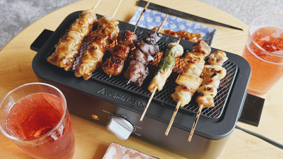 子どもと一緒におうち焼き鳥。山善の電気七輪で、居酒屋気分を気軽に