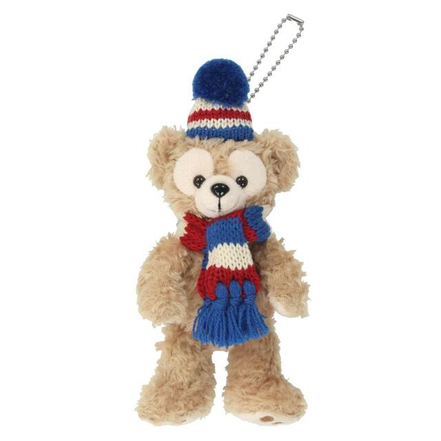 ぬいぐるみバッジ 2,900円｜東京ディズニーリゾート「ダッフィー＆フレンズ20周年：カラフルハピネス」過去のアートがデザインされたスペシャルグッズ｜販売店舗：東京ディズニーシー「マクダックス・デパートメントストア」｜発売日：2025年12月18日（木）